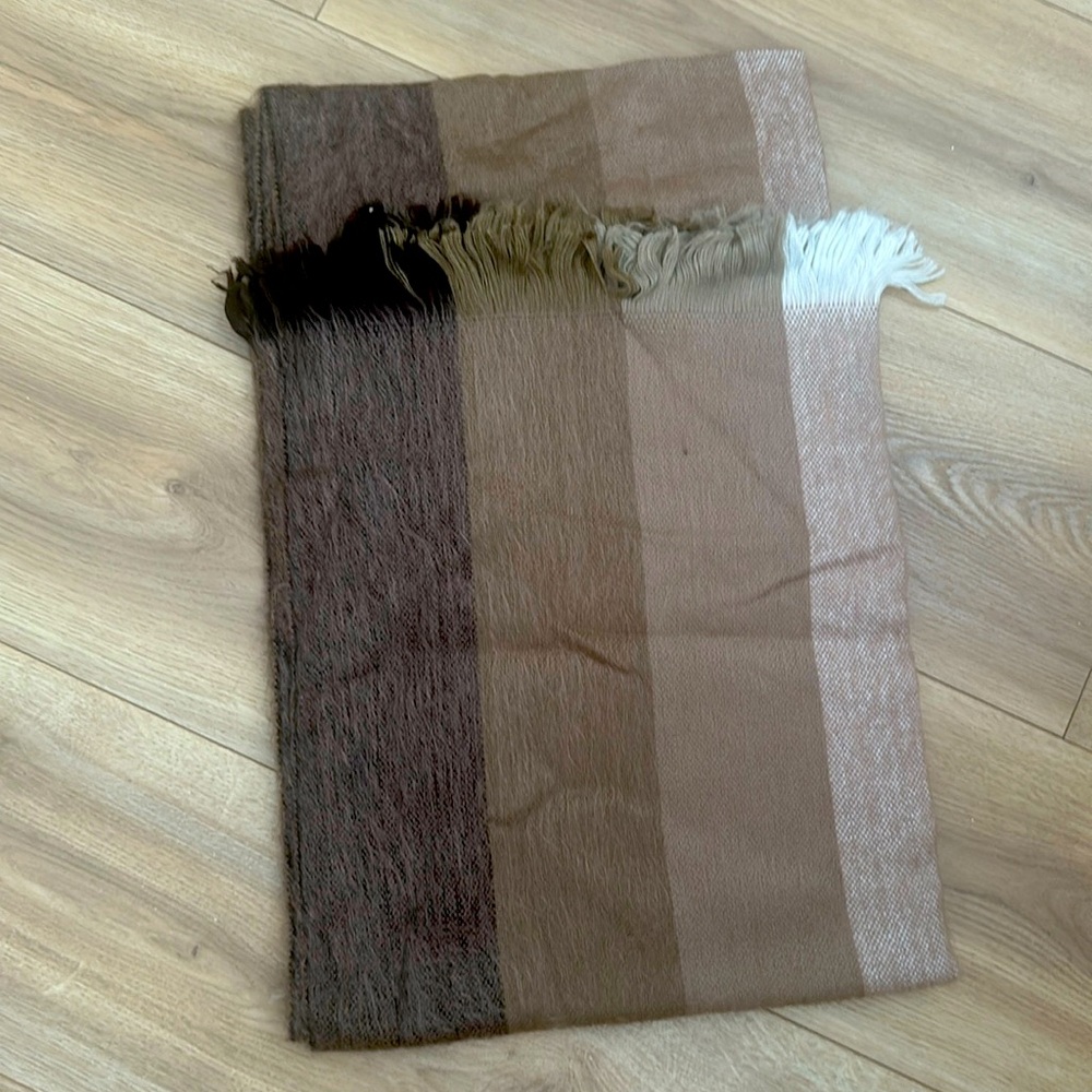 Pure alpaca scarf